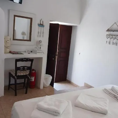 Beautiful Santorini 1 Bedroom Laxus Pýrgos